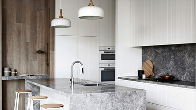 Кухня на заказ Белый софт 93005 Мрамор черный